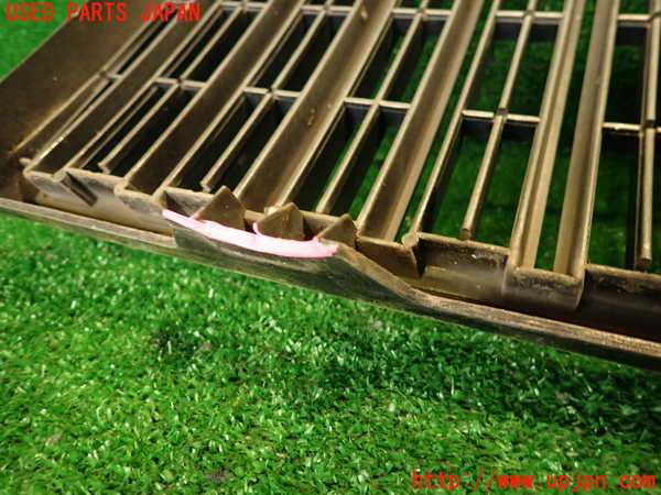 2UPJ-9237591050]セドリック 4ドアハードトップ(430)ラジエターグリル (ジャンク品) 中古_4