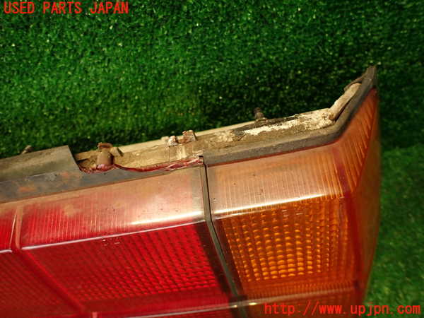 2UPJ-9237591530]セドリック 4ドアハードトップ(430)右テールランプ (ジャンク品) 中古_2
