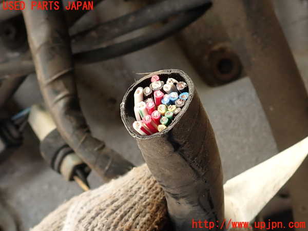 2UPJ-9237592010]セドリック 4ドアハードトップ(430)エンジン L20 中古_3