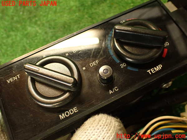 2UPJ-9237596066]セドリック 4ドアハードトップ(430)エアコンスイッチ1 中古_3