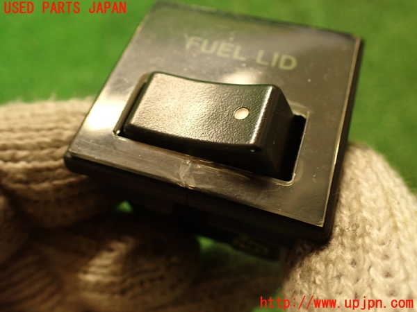 2UPJ-9237596310]セドリック 4ドアハードトップ(430)スイッチ5 (フューエルリッド) 中古_2