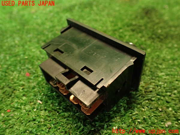 2UPJ-9237596290]セドリック 4ドアハードトップ(430)ハザードスイッチ 中古_2