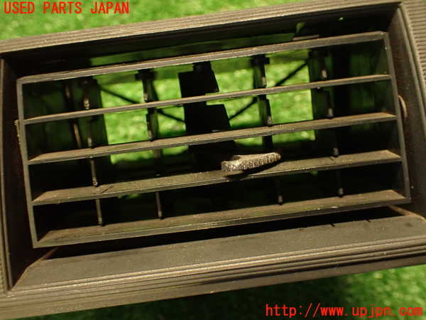 2UPJ-9237597526]セドリック 4ドアハードトップ(430)エアコン吹き出し口1 (真中) 中古_3