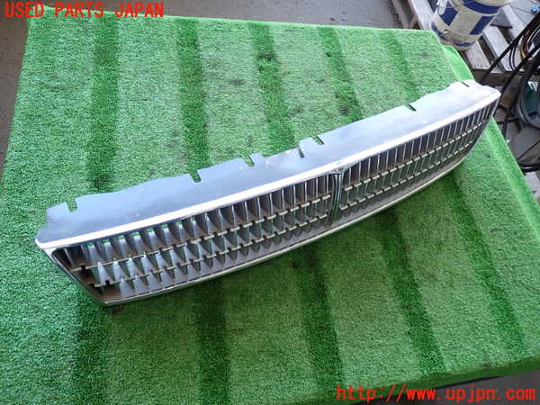 2UPJ-9237601050]グロリア シーマ(セドリック シーマ)(FPAY31)ラジエターグリル 中古_2