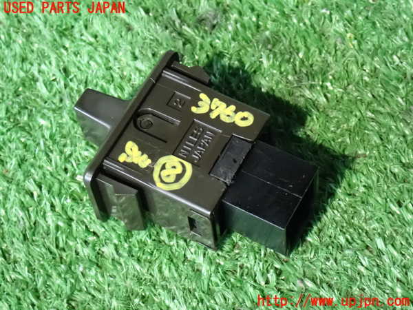 2UPJ-9237606313]グロリア シーマ(セドリック シーマ)(FPAY31)スイッチ8(トランク) 中古_2