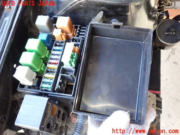 2UPJ-9237606742]グロリア シーマ(セドリック シーマ)(FPAY31)ヒューズボックス2(EGルーム内運転席側) 中古_2