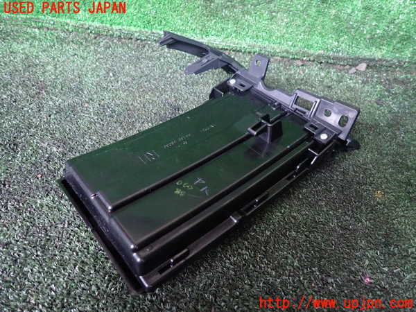 1UPJ-9237617810]アルファードハイブリッド(AYH30W)ドリンクホルダー 中古_3