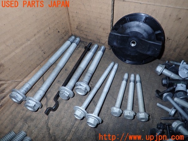 3UPJ=9237630720]キャデラック XT5 プラチナムスポーツ(C1UL)ネジ・ナット・ステー類 セット ジャンク_2