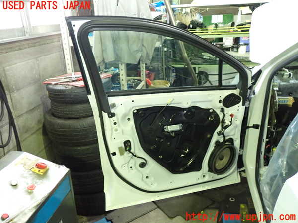 1UPJ-9237631260]キャデラック・XT5(C1UL)左前ドア FUYAO M850 中古_3