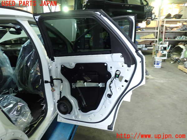 1UPJ-9237631290]キャデラック・XT5(C1UL)右後ドア FUYAO M1250 中古_3