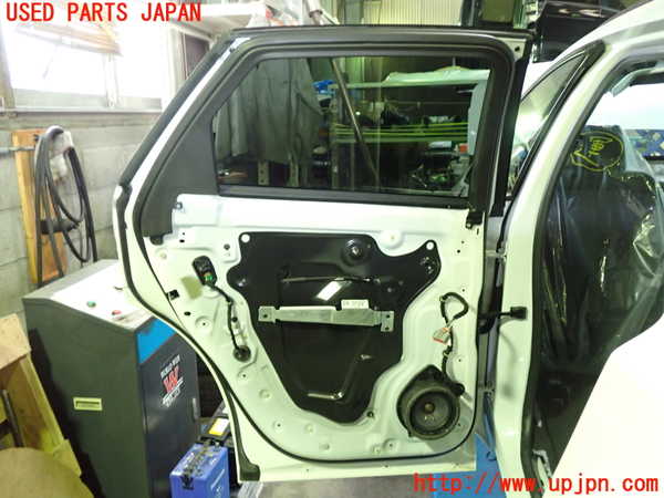 1UPJ-9237631320]キャデラック・XT5(C1UL)左後ドア FUYAO M1250 中古_3