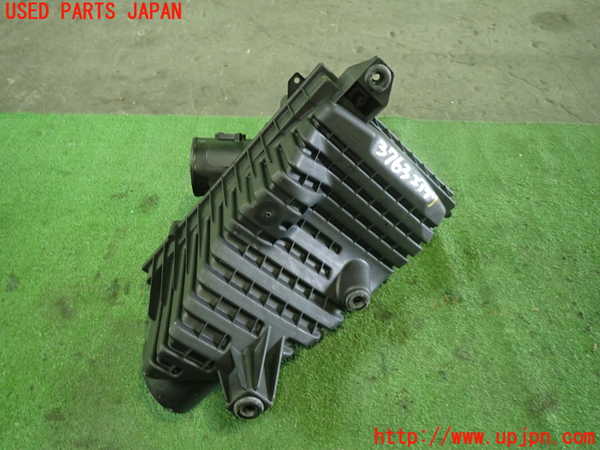 1UPJ-9237632560]キャデラック・XT5(C1UL)エアクリーナーボックス 中古_3