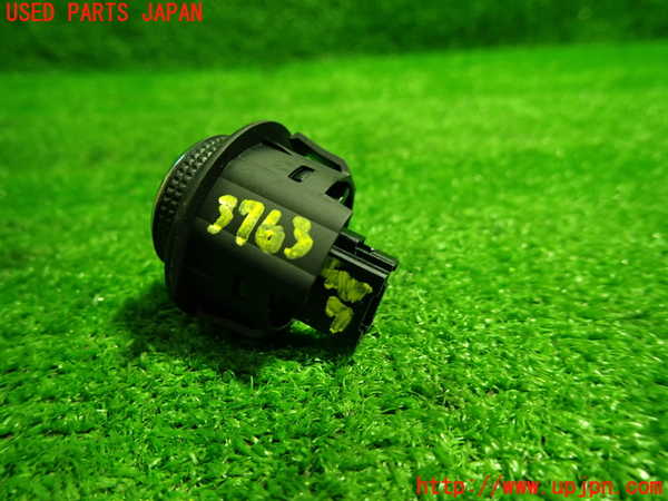 1UPJ-9237636312]キャデラック・XT5(C1UL)スイッチ7 (トランクオープナー) 中古_2