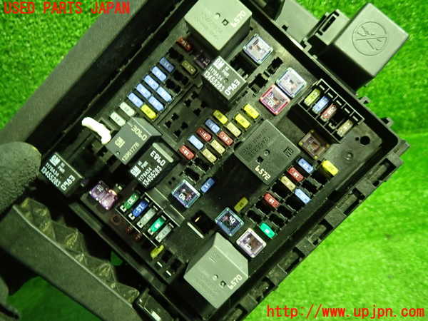 1UPJ-9237636741]キャデラック・XT5(C1UL)ヒューズボックス1 中古_2