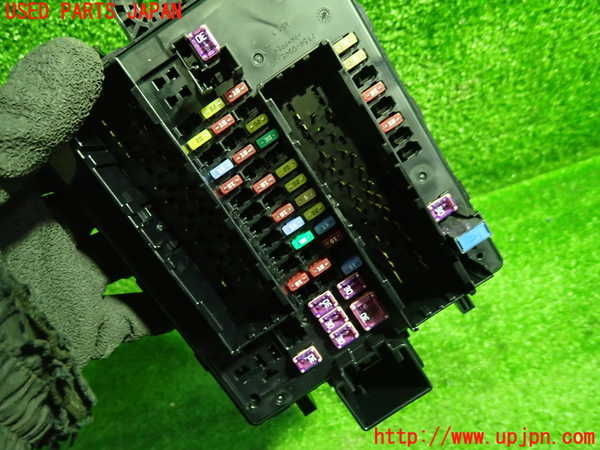 1UPJ-9237636742]キャデラック・XT5(C1UL)ヒューズボックス2 中古_2