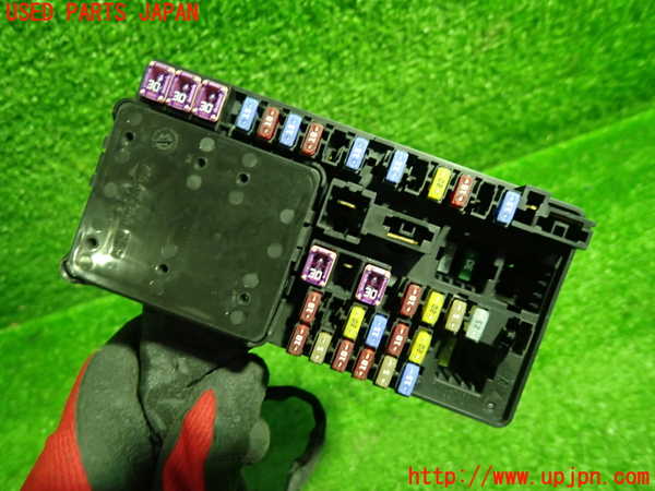 1UPJ-9237636743]キャデラック・XT5(C1UL)ヒューズボックス3 中古_2