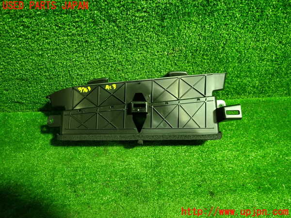 1UPJ-9237637528]キャデラック・XT5(C1UL)エアコン吹き出し口3 (真中) 中古_3