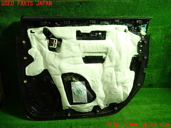 1UPJ-9237631264]キャデラック・XT5(C1UL)左前ドア内張り 中古_3