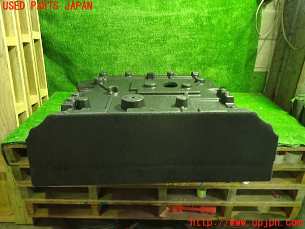 1UPJ-9237637771]キャデラック・XT5(C1UL)ラゲッジトレイ1 中古_2