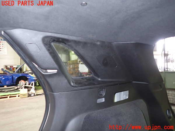 1UPJ-9237637675]キャデラック・XT5(C1UL)右リアピラートリム 中古_2
