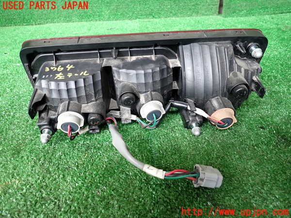 1UPJ-9237641536]ジムニー(JB64W)左テールランプ 中古_2