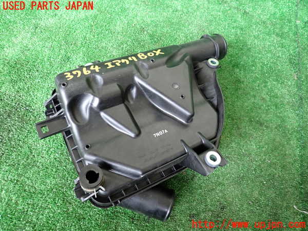 1UPJ-9237642560]ジムニー(JB64W)エアクリーナーボックス 中古_2