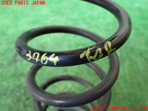 1UPJ-9237645100]ジムニー(JB64W)右リアスプリング 中古_2