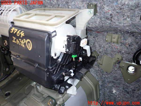 1UPJ-9237646081]ジムニー(JB64W)エバポレーター1 中古_2