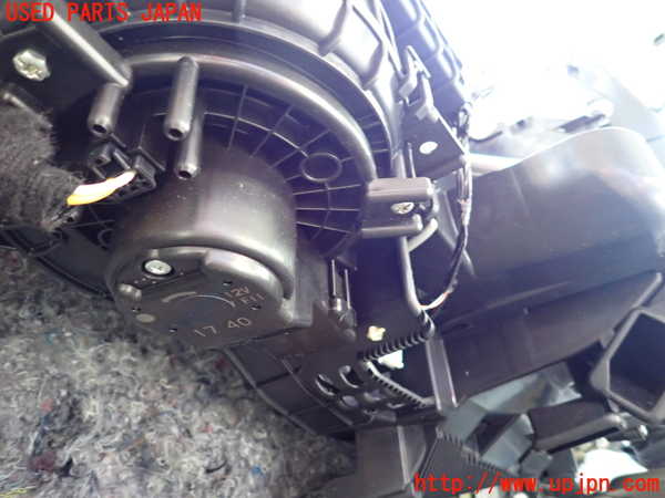 1UPJ-9237646081]ジムニー(JB64W)エバポレーター1 中古_4