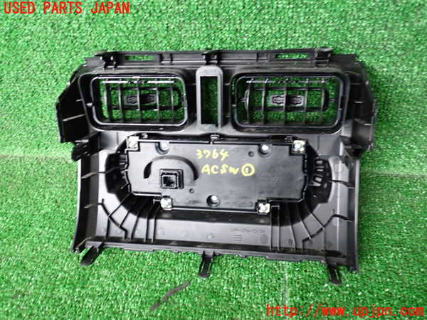 1UPJ-9237646066]ジムニー(JB64W)エアコンスイッチ1 中古_2