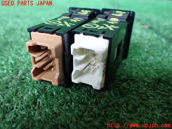 1UPJ-9237646306]ジムニー(JB64W)スイッチ1 (シートヒーター) 中古_2