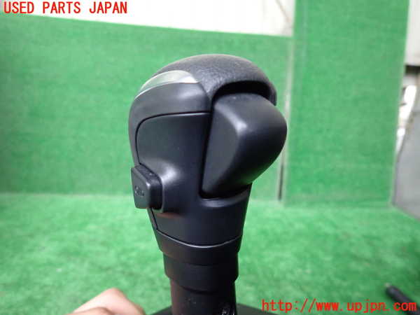 1UPJ-9237647555]ジムニー(JB64W)ATシフトレバー 中古_3