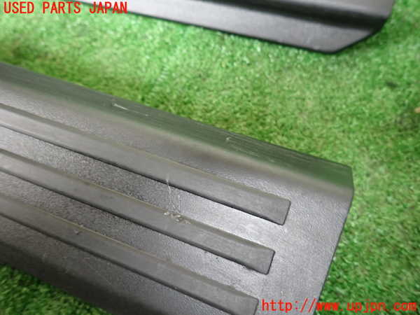 1UPJ-9237647740]ジムニー(JB64W)スカッフプレート 中古_2