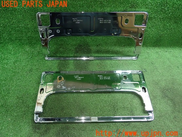 3UPJ=9237650001]カローラ ツーリング ハイブリッド(ZWE219W)純正 08407-00721 ナンバーフレーム 中古_4