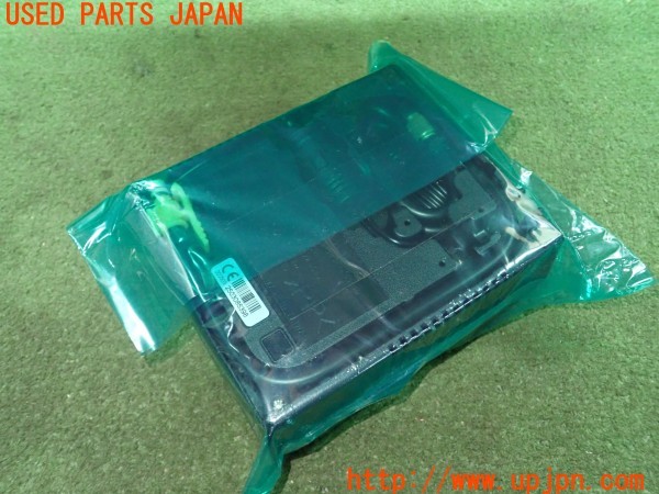 3UPJ=9237650625]カローラ ツーリング ハイブリッド(ZWE219W)純正 パンク修理キット 中古_3