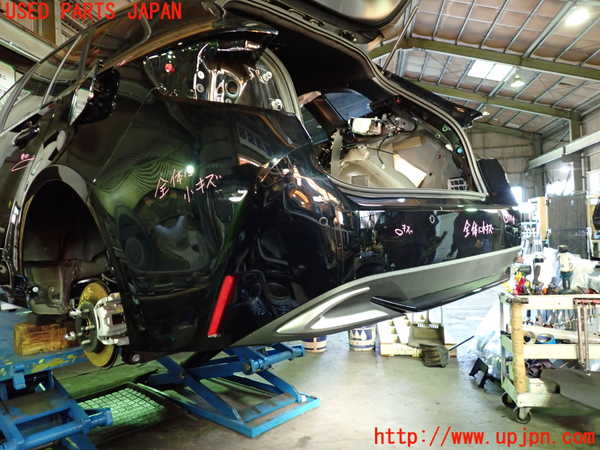 1UPJ-9237651610]カローラ ツーリング ハイブリッド(ZWE219W)リアバンパー 中古_3