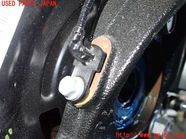 1UPJ-9237654295]カローラ ツーリング ハイブリッド(ZWE219W)左フロントナックルハブ 中古_4