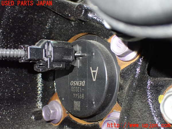 1UPJ-9237654300]カローラ ツーリング ハイブリッド(ZWE219W)右リアナックルハブ 中古_2