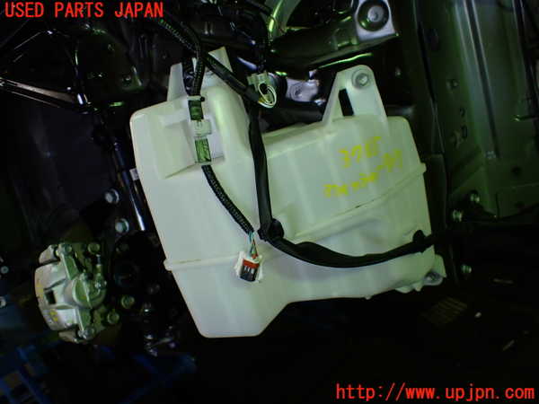 1UPJ-9237656791]カローラ ツーリング ハイブリッド(ZWE219W)ウォッシャータンク1 中古_2