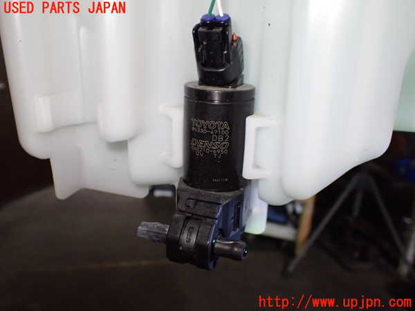 1UPJ-9237656791]カローラ ツーリング ハイブリッド(ZWE219W)ウォッシャータンク1 中古_4