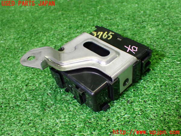 1UPJ-9237656147]カローラ ツーリング ハイブリッド(ZWE219W)コンピューター2 (ワイパーリレー) 中古_2