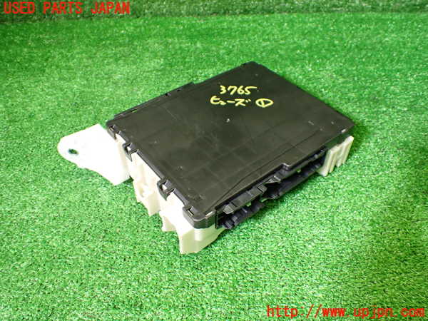 1UPJ-9237656741]カローラ ツーリング ハイブリッド(ZWE219W)ヒューズボックス1 中古_2