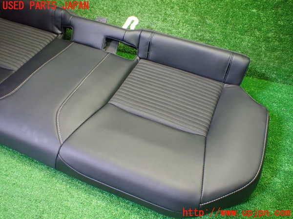 1UPJ-9237657385]カローラ ツーリング ハイブリッド(ZWE219W)リアシート 中古_3