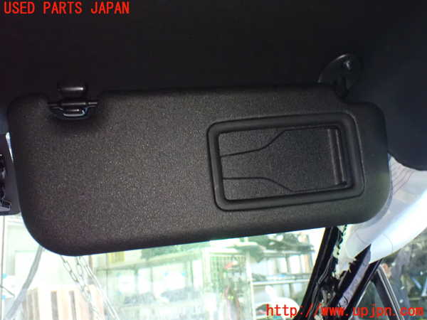 1UPJ-9237657625]カローラ ツーリング ハイブリッド(ZWE219W)室内サンバイザー右側 中古_2