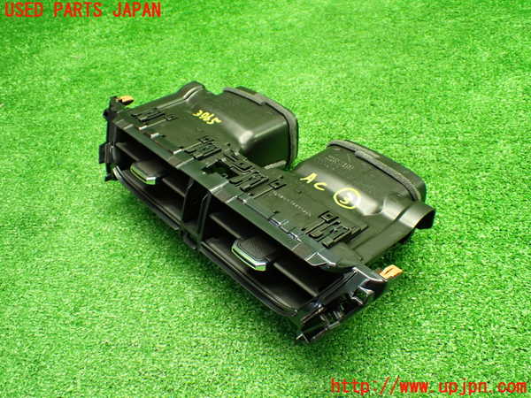 1UPJ-9237657528]カローラ ツーリング ハイブリッド(ZWE219W)エアコン吹き出し口3 (真中) 中古_2