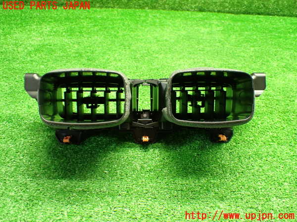 1UPJ-9237657528]カローラ ツーリング ハイブリッド(ZWE219W)エアコン吹き出し口3 (真中) 中古_4