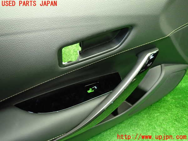 1UPJ-9237651264]カローラ ツーリング ハイブリッド(ZWE219W)左前ドア内張り 中古_2