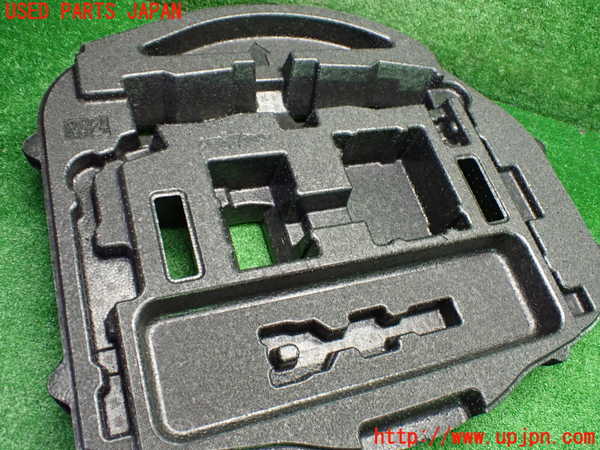 1UPJ-9237657772]カローラ ツーリング ハイブリッド(ZWE219W)ラゲッジトレイ2 中古_2