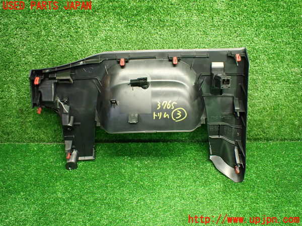 1UPJ-9237657693]カローラ ツーリング ハイブリッド(ZWE219W)内装トリム類3 中古_3