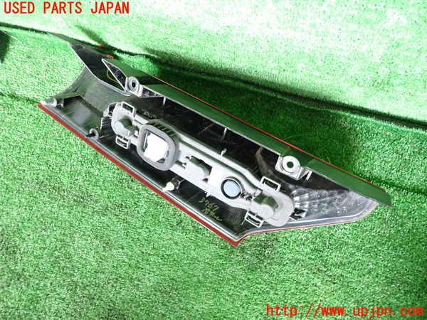 2UPJ-9237671530]ルノー・カングー(KWH5F)右テールランプ 中古_2